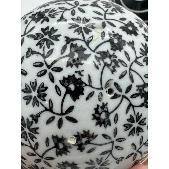 4 CHINOISERIE BLACK AND WHITE CERAMIC Orbs RUG BALLS 4in Stripes Floral Decor - Picture 6 of 9